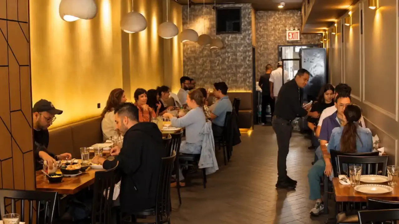 Guests dining together in Angel’s dining room
